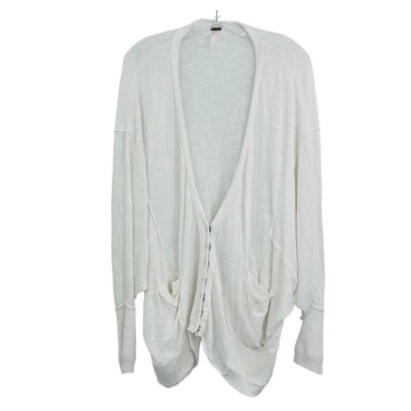 $128 FREE PEOPLE White DAYS LIKE THIS Oversized Cardigan Shrug Batwing Sweater M - Picture 2 of 15